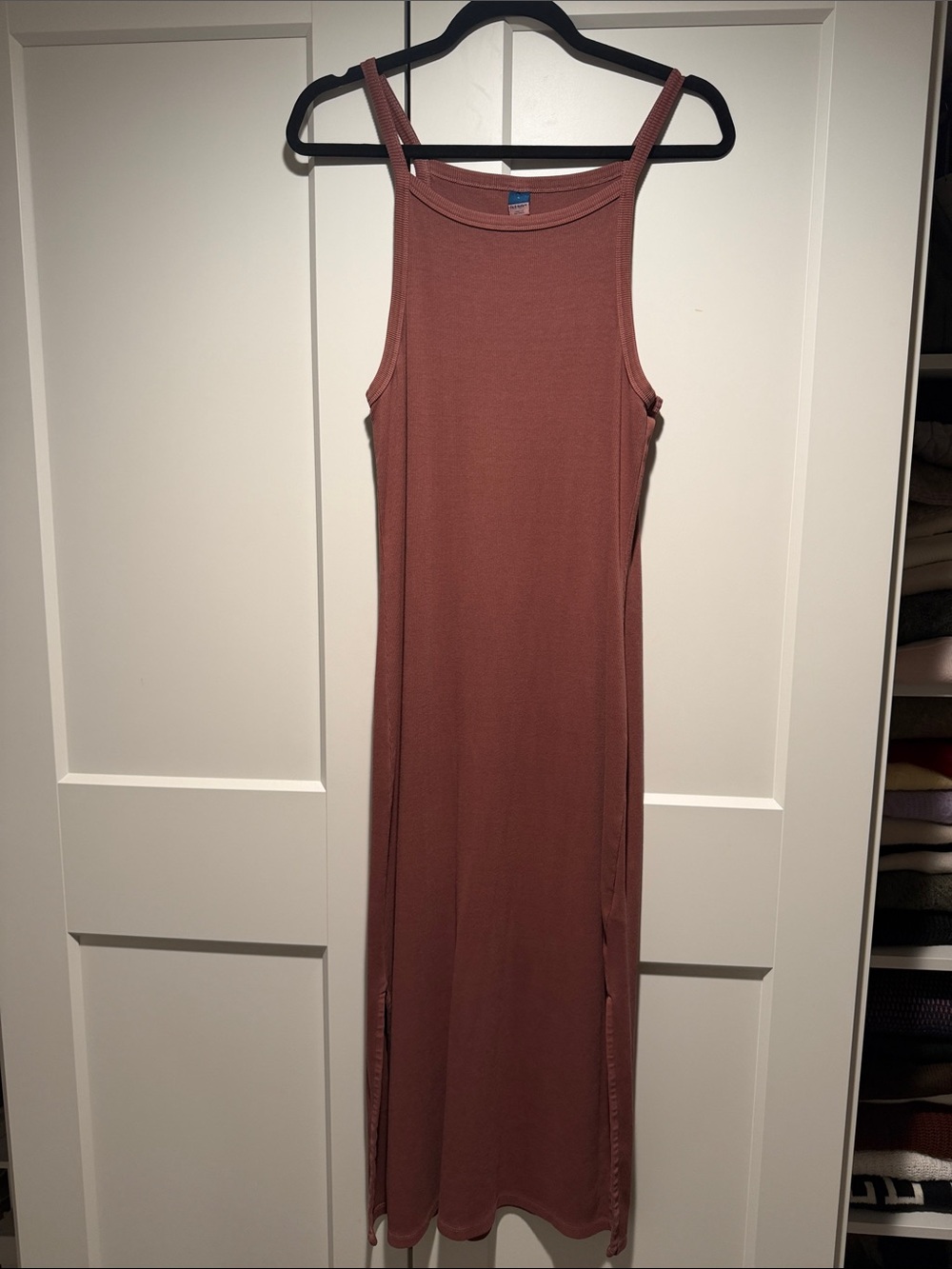 Old Navy Sleeveless Midi Dress in Dusty Rose